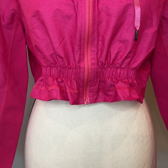 Lululemon hot pink long sleeve hooded cropped zip front  Barbiecore workout - Picture 3 of 14